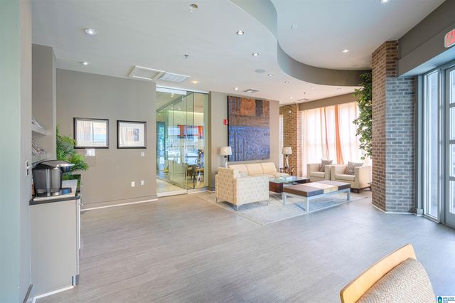 401 20th St S Apt 113, Birmingham, AL 35233