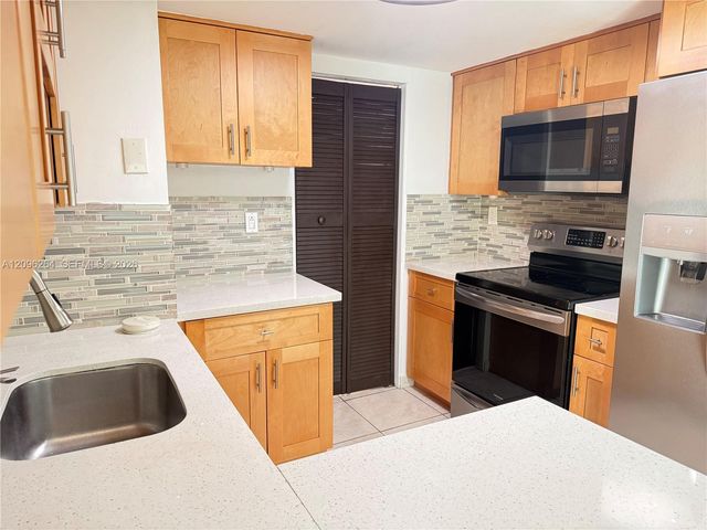11750 SW 18th Street 208-1, Miami, FL 33175
