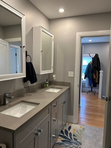 319 Washington St. 3, Somerville, MA 02143