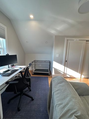 319 Washington St. 3, Somerville, MA 02143