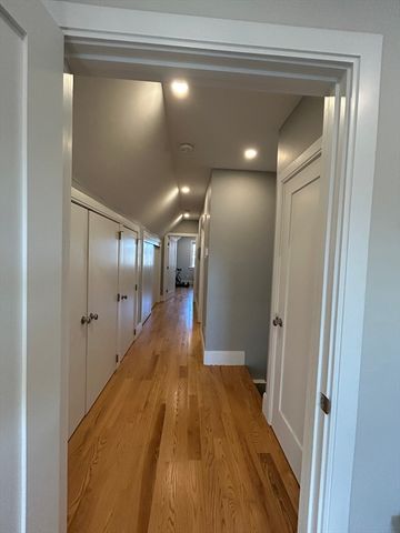 319 Washington St. 3, Somerville, MA 02143