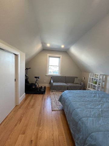 319 Washington St. 3, Somerville, MA 02143