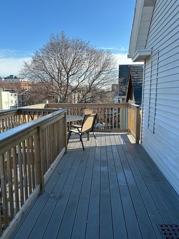 319 Washington St. 3, Somerville, MA 02143