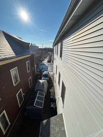 319 Washington St. 3, Somerville, MA 02143