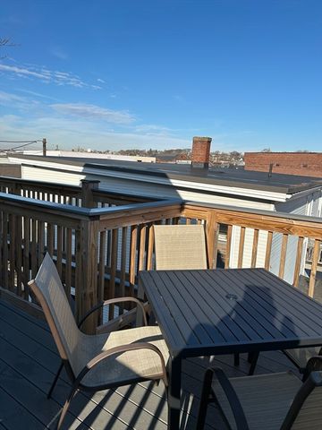 319 Washington St. 3, Somerville, MA 02143