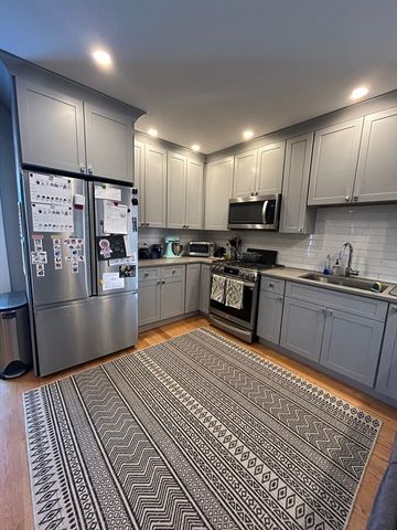 319 Washington St. 3, Somerville, MA 02143