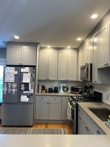 319 Washington St. 3, Somerville, MA 02143