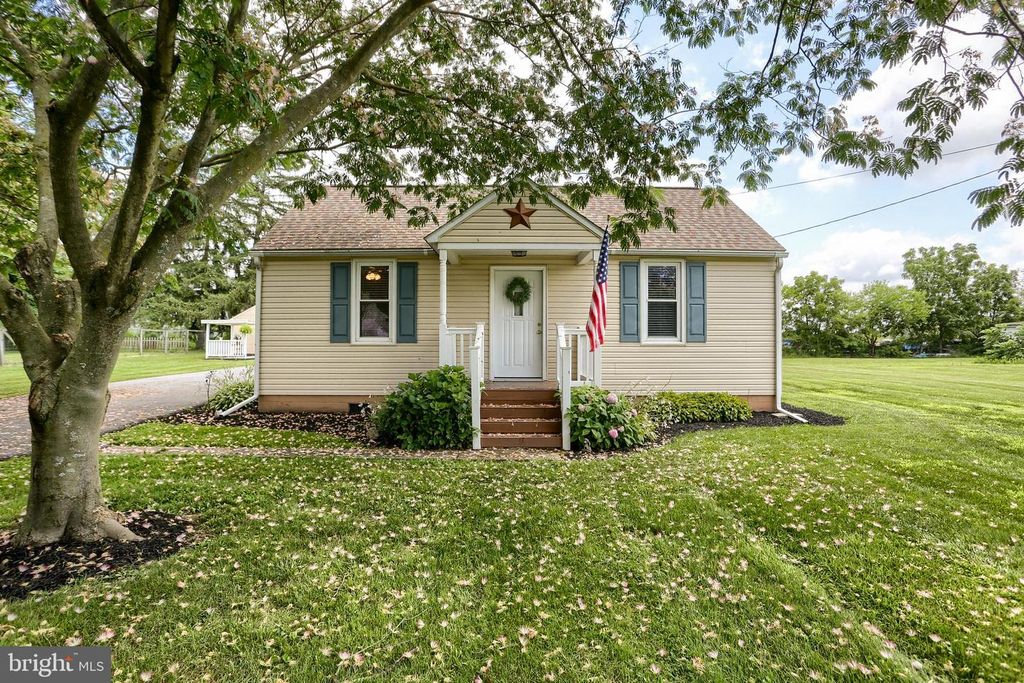 705 RANGE END RD, Dillsburg, PA 17019