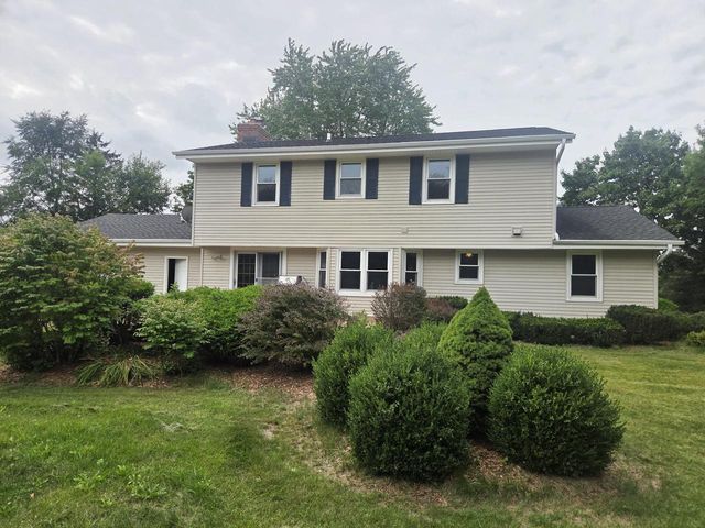 5778 Apple Blossom LANE, West Bend, WI 53095