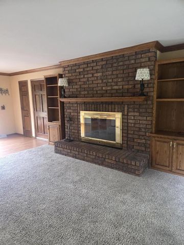 5778 Apple Blossom LANE, West Bend, WI 53095