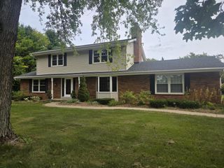 5778 Apple Blossom LANE, West Bend, WI 53095
