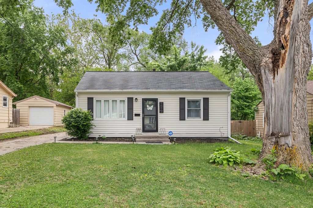 1513 62nd Street, Des Moines, IA 50311