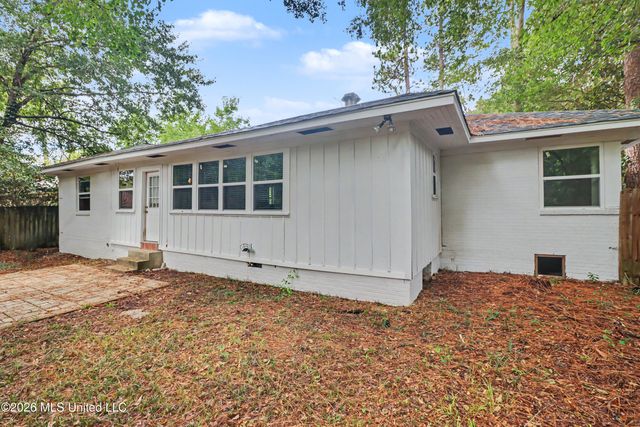 2004 Ridgeway Lane, Hattiesburg, MS 39401