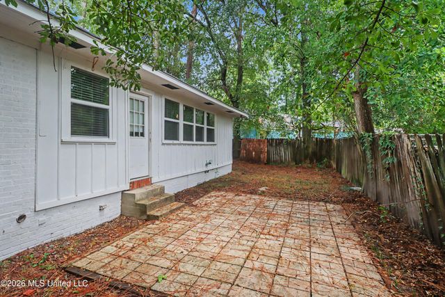 2004 Ridgeway Lane, Hattiesburg, MS 39401