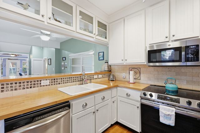 418 E Ashley Avenue, Folly Beach, SC 29439