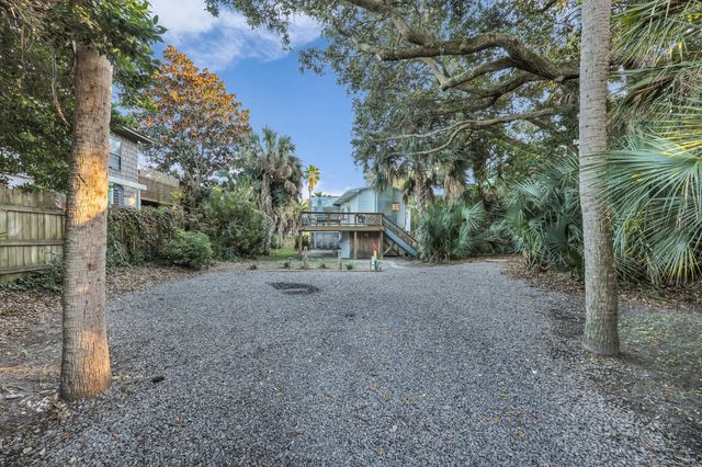 418 E Ashley Avenue, Folly Beach, SC 29439