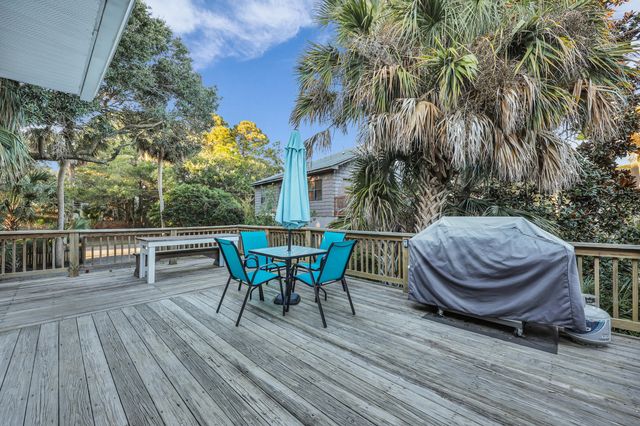 418 E Ashley Avenue, Folly Beach, SC 29439