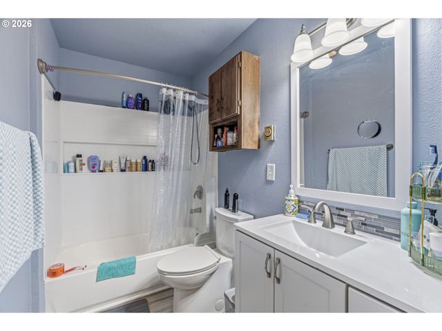 733 DELAWARE St, Longview, WA 98632