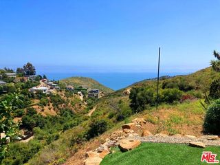 2828 McAlpine Drive, Malibu, CA 90265