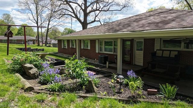 5183 Woodruff Street NW, Dover, OH 44622