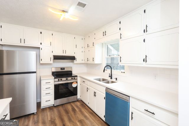 415 Williamsburg Way, Fayetteville, GA 30214
