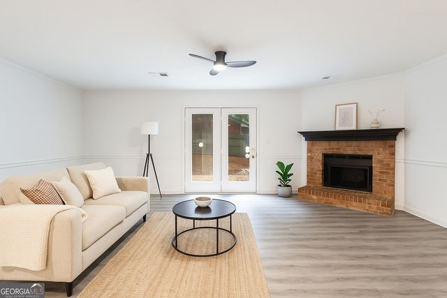 415 Williamsburg Way, Fayetteville, GA 30214