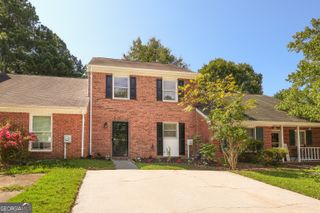 415 Williamsburg Way, Fayetteville, GA 30214