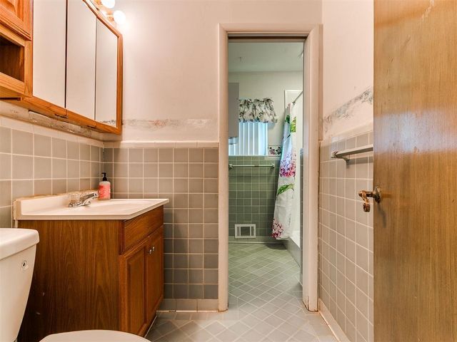 6508 S Country Club Drive, Oklahoma City, OK 73159
