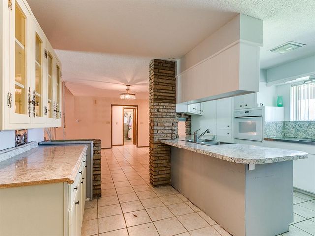 6508 S Country Club Drive, Oklahoma City, OK 73159