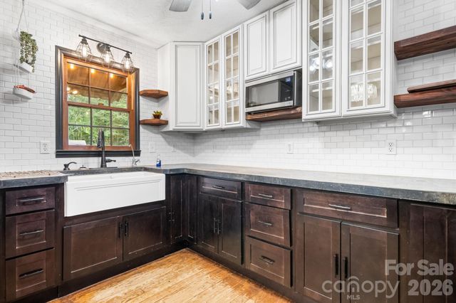 3466 Dry Ponds Road, Granite Falls, NC 28630