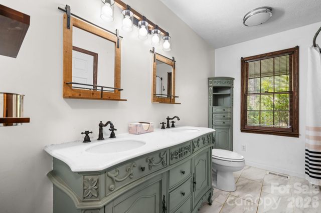 3466 Dry Ponds Road, Granite Falls, NC 28630