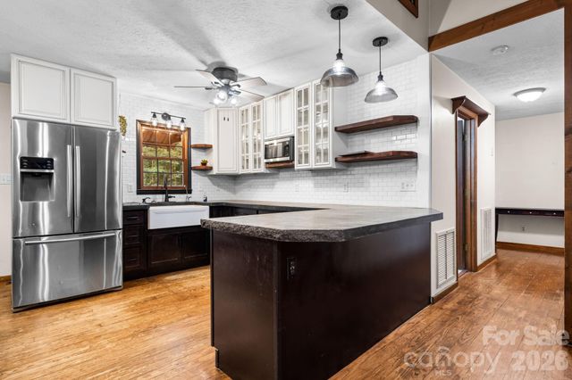 3466 Dry Ponds Road, Granite Falls, NC 28630