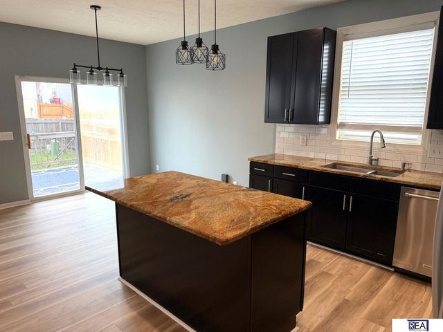 7502 N 107 Avenue, Omaha, NE 68122