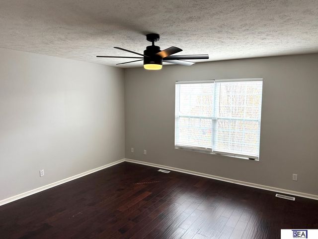 7502 N 107 Avenue, Omaha, NE 68122