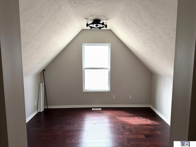 7502 N 107 Avenue, Omaha, NE 68122