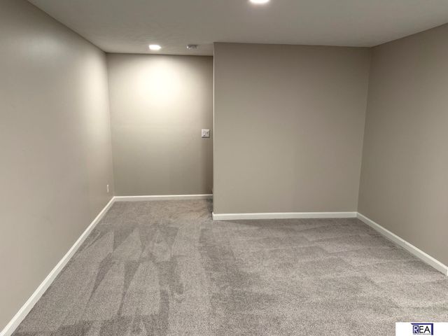 7502 N 107 Avenue, Omaha, NE 68122