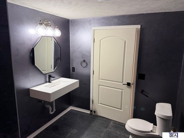 7502 N 107 Avenue, Omaha, NE 68122