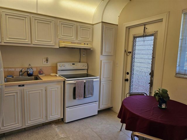 1103 NW 58th Terrace 321, Sunrise, FL 33313