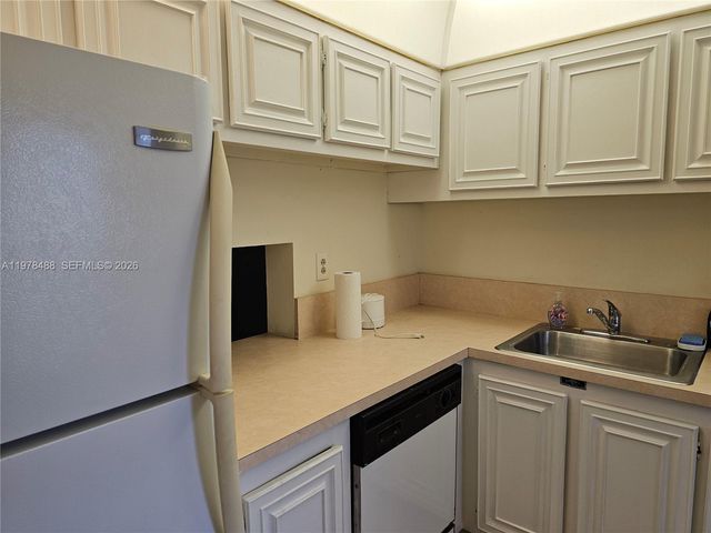 1103 NW 58th Terrace 321, Sunrise, FL 33313