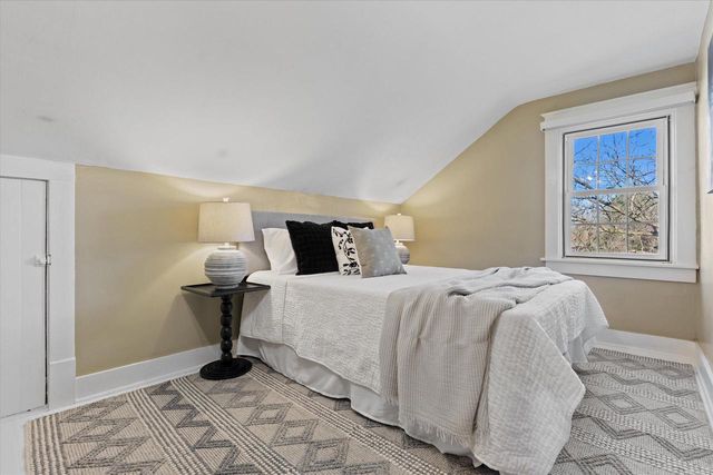 S38W31902 Wern WAY, Waukesha, WI 53189