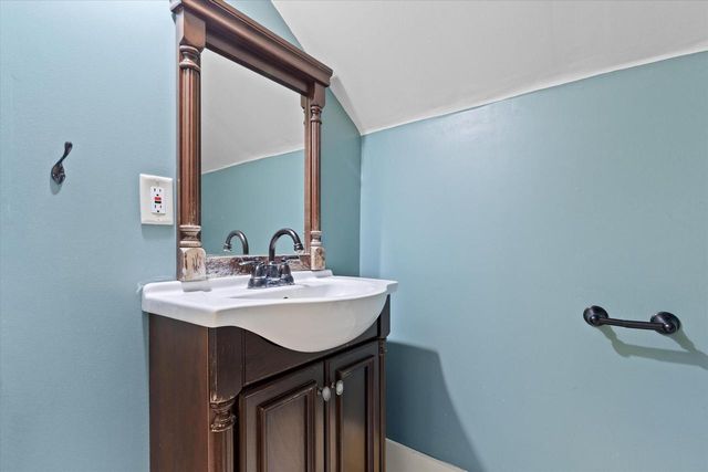 S38W31902 Wern WAY, Waukesha, WI 53189