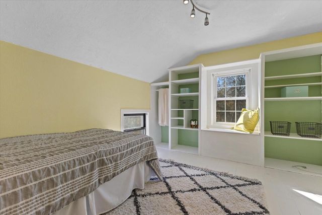 S38W31902 Wern WAY, Waukesha, WI 53189