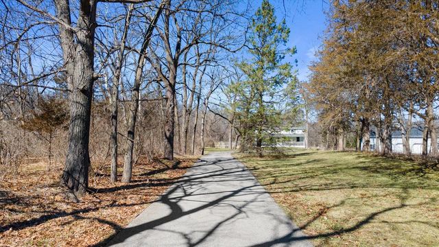 S38W31902 Wern WAY, Waukesha, WI 53189