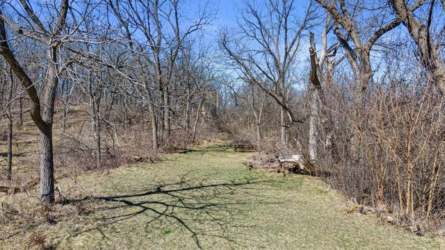 S38W31902 Wern WAY, Waukesha, WI 53189