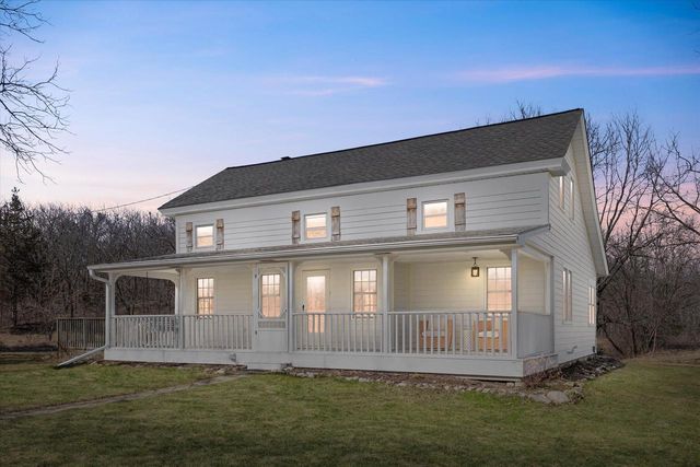 S38W31902 Wern WAY, Waukesha, WI 53189