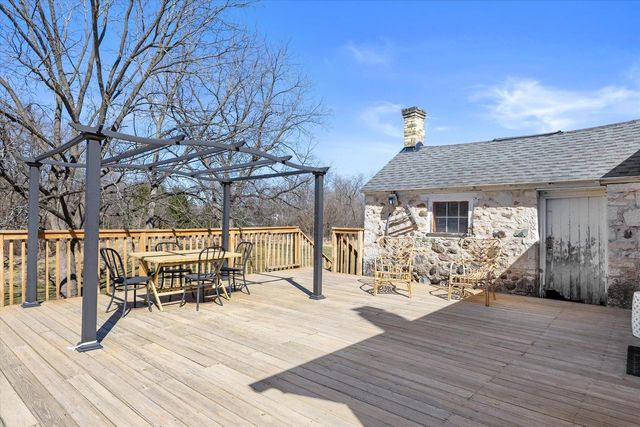 S38W31902 Wern WAY, Waukesha, WI 53189