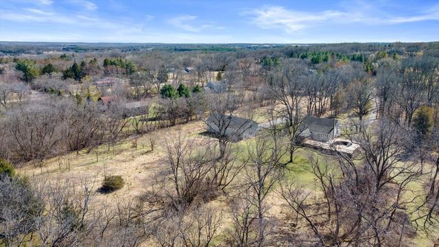 S38W31902 Wern WAY, Waukesha, WI 53189