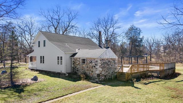 S38W31902 Wern WAY, Waukesha, WI 53189