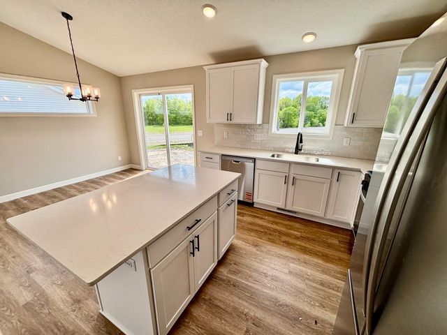 807 Walnut Grove Lane, Hanover, MN 55341