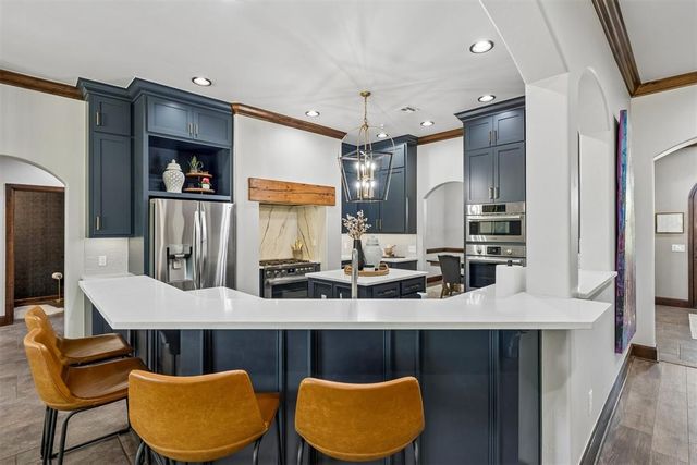 2216 Crestwood Drive, Jones, OK 73049